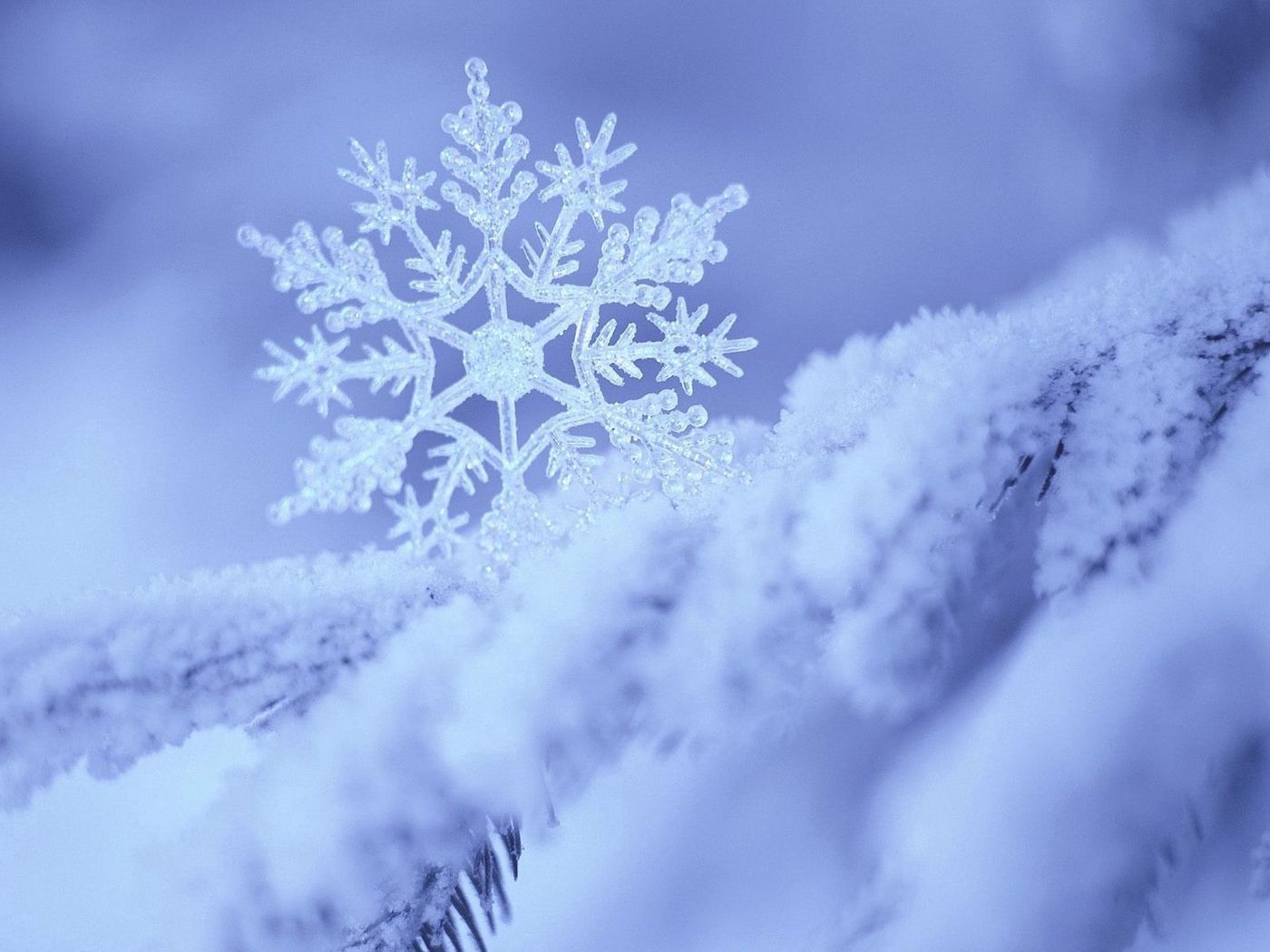 1400x1050 Wallpaper snow, snowflake, winter, form, pattern