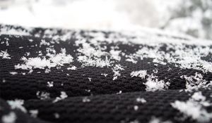 Preview wallpaper snow, surface, flakes, black, white