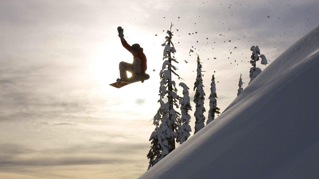 Wallpaper snowboard, jump, descent, evening