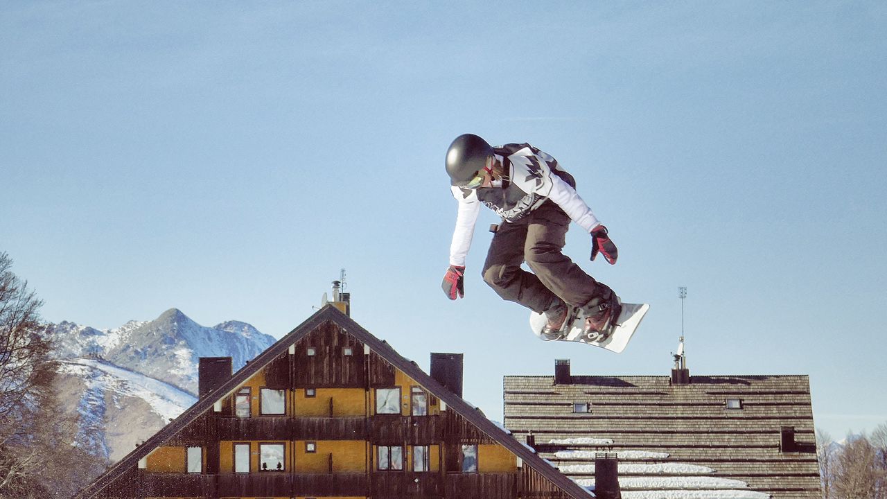 Wallpaper snowboarder, jump, trick, extreme