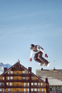 Preview wallpaper snowboarder, jump, trick, extreme