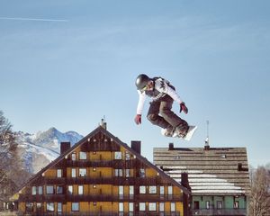 Preview wallpaper snowboarder, jump, trick, extreme