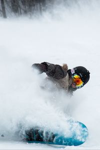 Preview wallpaper snowboarder, snow, helmet, glasses