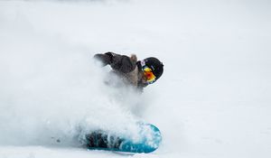 Preview wallpaper snowboarder, snow, helmet, glasses