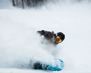 Preview wallpaper snowboarder, snow, helmet, glasses