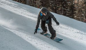 Preview wallpaper snowboarder, snowboard, helmet, slope, snow