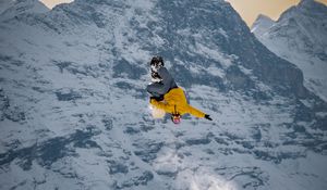 Preview wallpaper snowboarder, snowboard, jump, trick, springboard, extreme