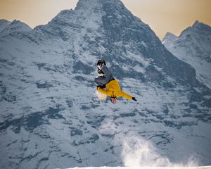 Preview wallpaper snowboarder, snowboard, jump, trick, springboard, extreme