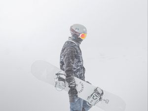 Preview wallpaper snowboarder, snowboard, snow, blizzard, man