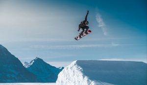 Preview wallpaper snowboarder, snowboard, stunt, jump, extreme