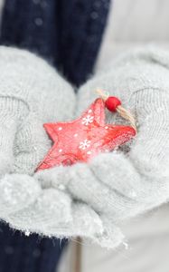 Preview wallpaper snowflake, hands, gloves, winter