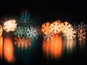Preview wallpaper snowflake, macro, glare, blurred