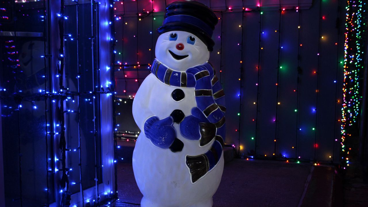 Wallpaper snowman, christmas, new year, garland, backlight