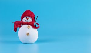 Preview wallpaper snowman, scarf, hat, new year