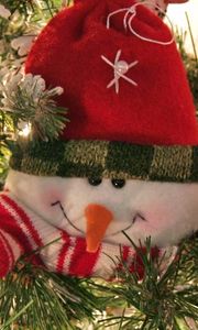 Preview wallpaper snowman, smiling, tree, pine needles, holiday, new year, christmas