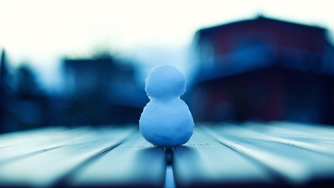 Wallpaper snowman, snow, macro, blur