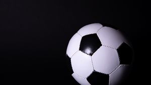 Preview wallpaper soccer ball, football, sports, черно-белый