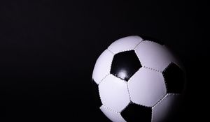 Preview wallpaper soccer ball, football, sports, черно-белый