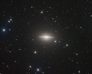 Preview wallpaper sombrero galaxy, galaxy, stars, shine, space