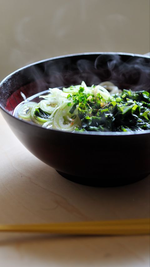 480x854 Wallpaper soup, greens, steam, hot, asia, food
