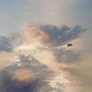 Preview wallpaper spaceship, clouds, flight, art