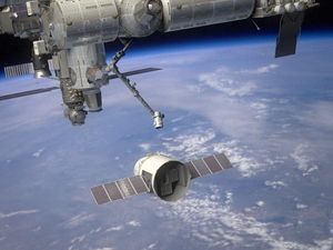 Preview wallpaper spaceship, dragon, iss, planet, earth, atmosphere