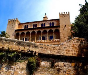 Preview wallpaper spain, castle, stone, wood