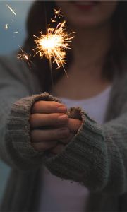 Preview wallpaper sparkler, girl, hands