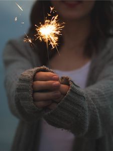 Preview wallpaper sparkler, girl, hands