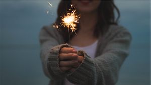 Preview wallpaper sparkler, girl, hands