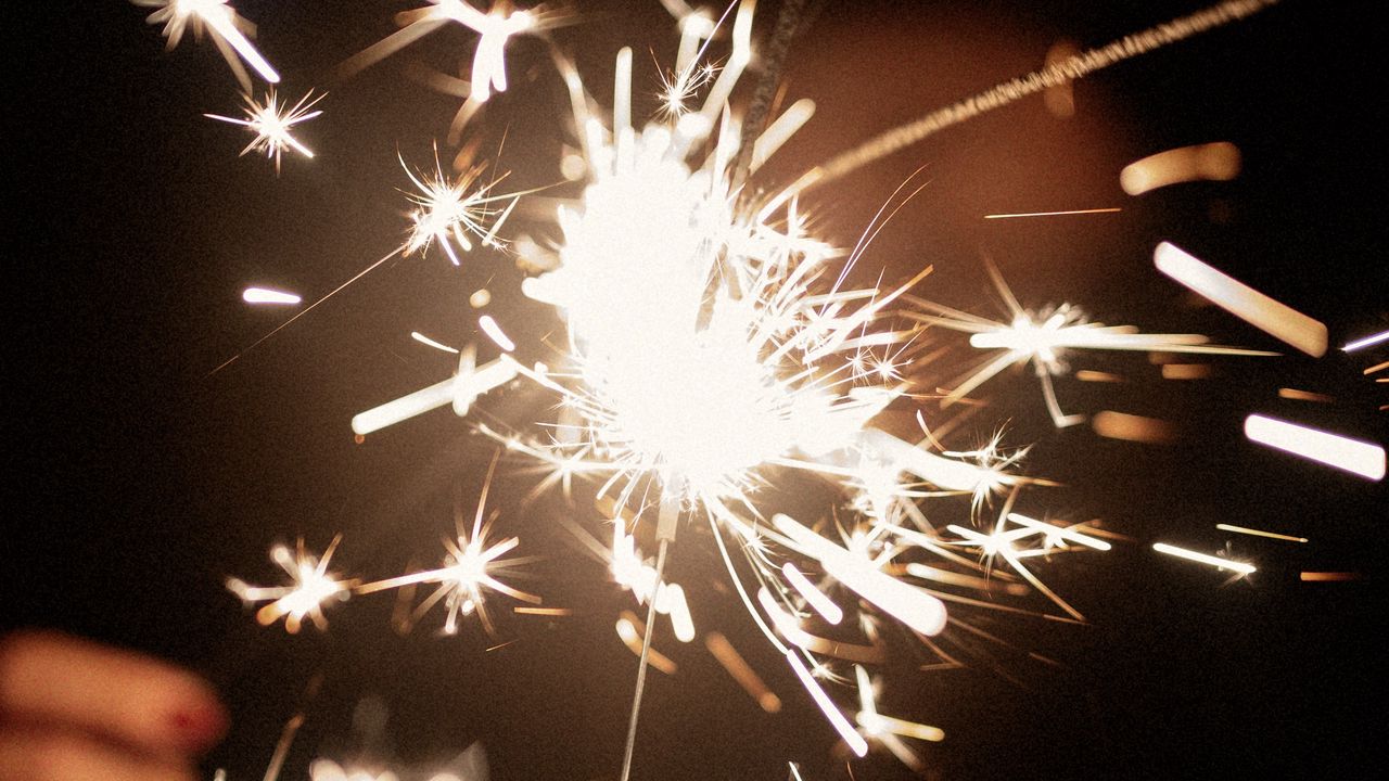 Wallpaper sparklers, hand, sparks, glow, dark