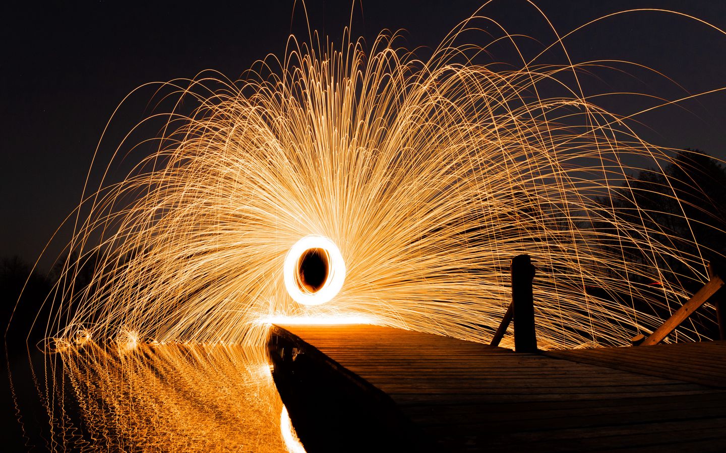 1440x900 Wallpaper sparks, circle, freezelight, light, movement, long exposure