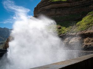 Preview wallpaper splashes, water, rocks