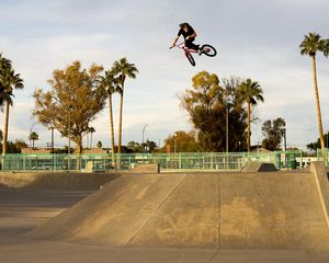 Preview wallpaper sport, guy, air, skate, park, trick, city