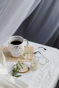 Preview wallpaper spring, coffee, flowers, white, glasses