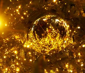 Preview wallpaper spruce, ball, branches, garland, glare, new year, christmas
