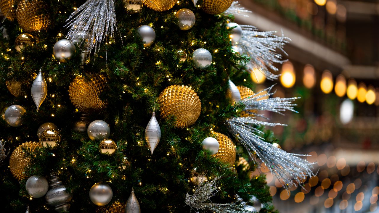 Wallpaper spruce, balls, decorations, new year, christmas