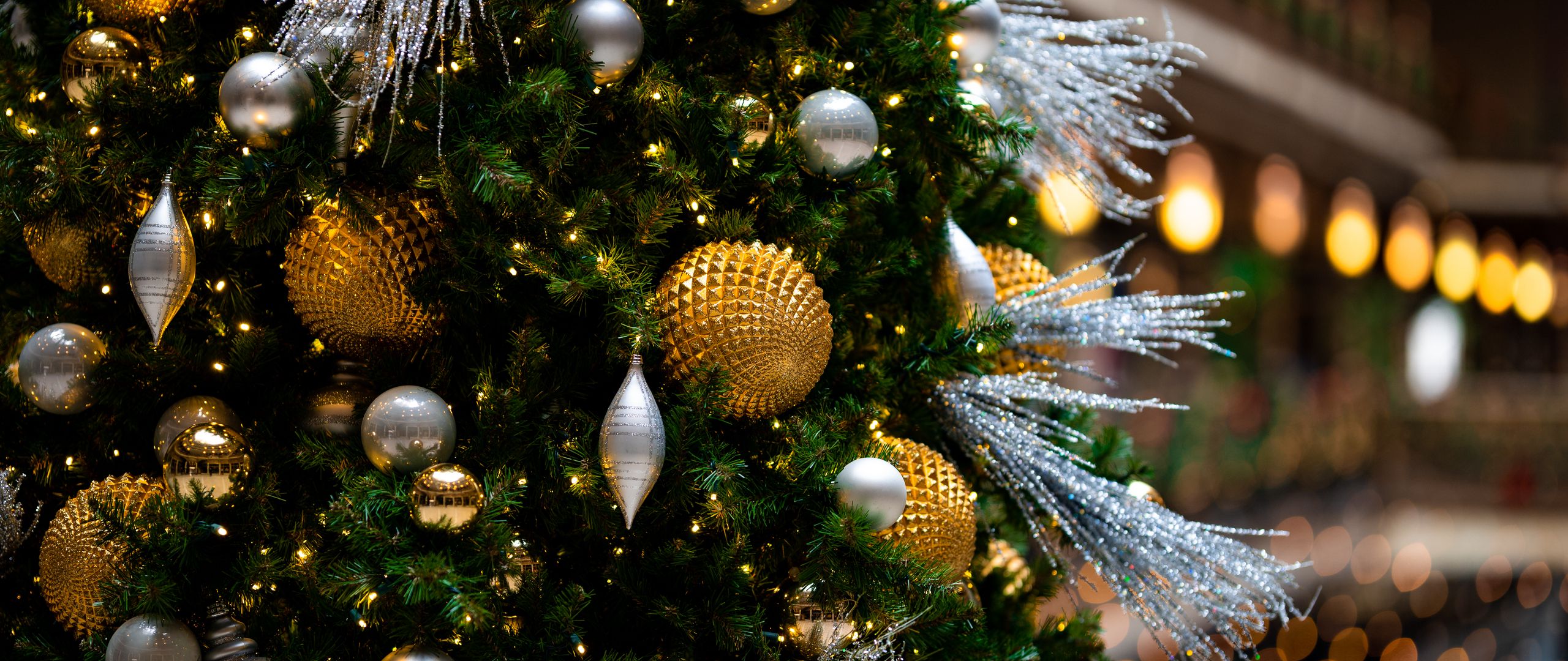 2560x1080 Wallpaper spruce, balls, decorations, new year, christmas