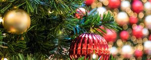 Preview wallpaper spruce, branches, balls, bokeh, new year