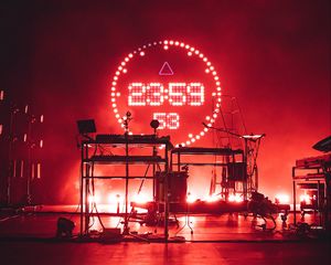 Preview wallpaper stage, clock, musical instruments, light, red