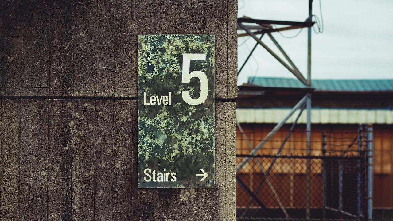 Wallpaper staircase, building, signpost