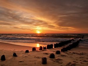 Preview wallpaper stakes, decline, sea, water