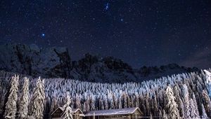 Preview wallpaper starry sky, barn, building, mountains