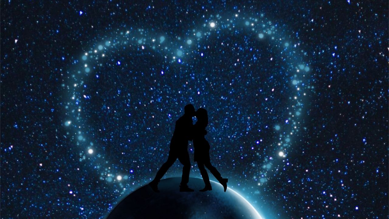 Wallpaper starry sky, couple, silhouettes, love, planet