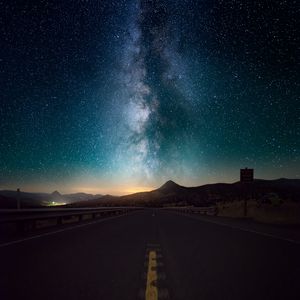 Preview wallpaper starry sky, horizon, night, road