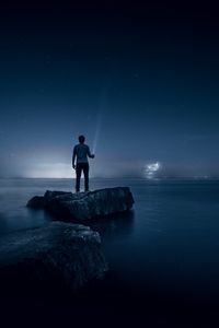 Preview wallpaper starry sky, loneliness, lake, man, mississauga, canada