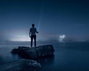 Preview wallpaper starry sky, loneliness, lake, man, mississauga, canada