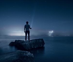 Preview wallpaper starry sky, loneliness, lake, man, mississauga, canada