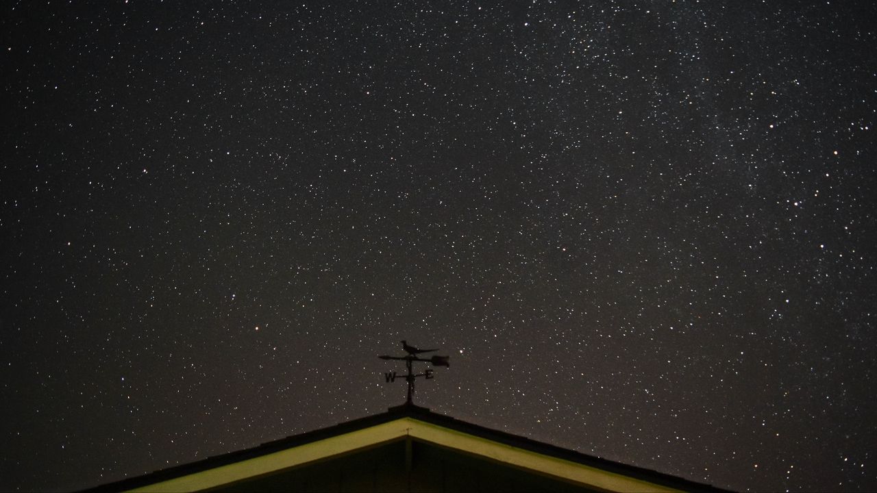 Wallpaper starry sky, roof, weather vane