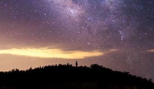 Preview wallpaper starry sky, silhouette, night, solitude, sky